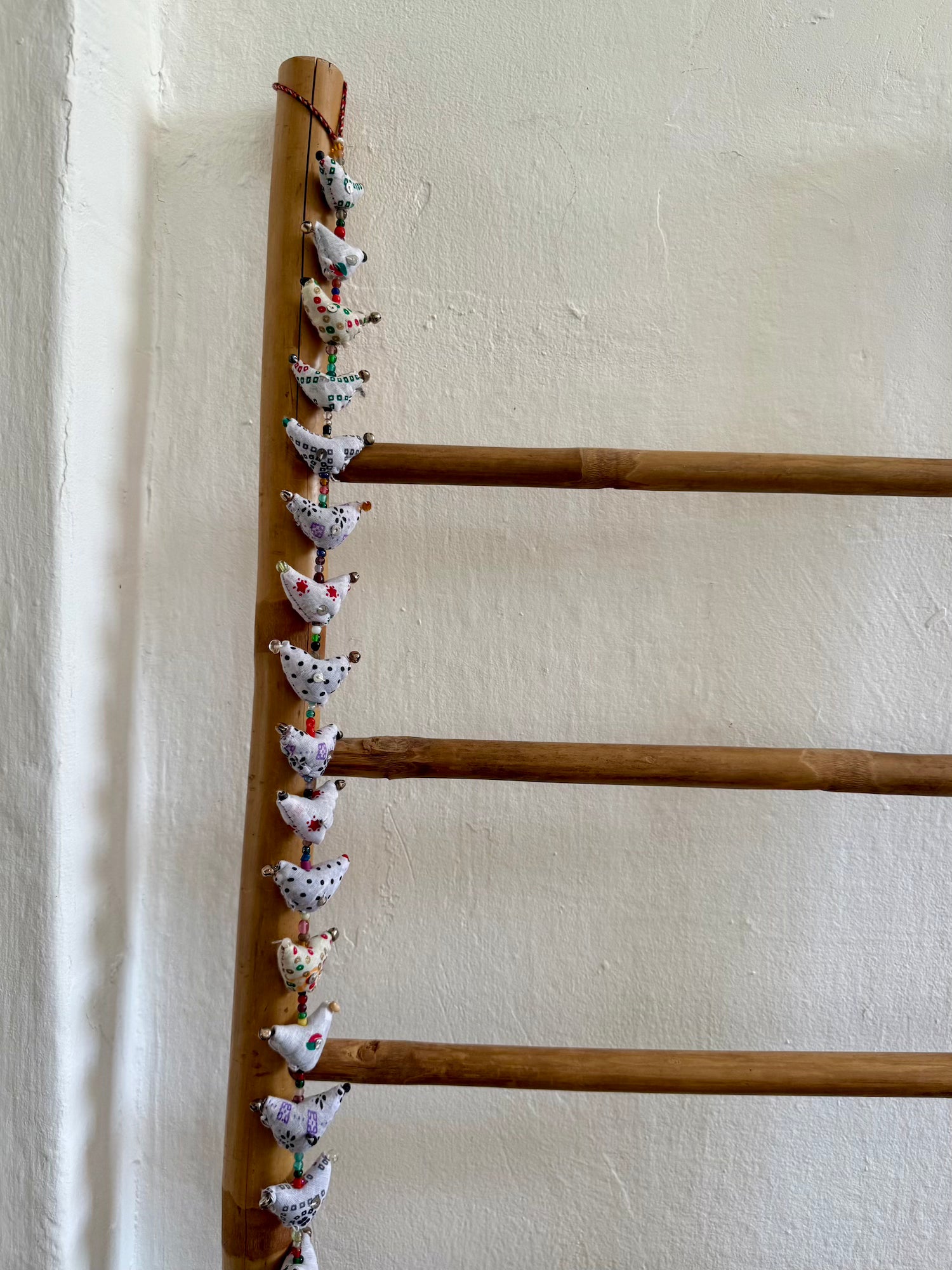 Long bird decoration - white