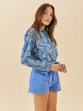 Load image into Gallery viewer, Atlas Shirt S/M

