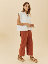 Load image into Gallery viewer, Schiffli Vest
