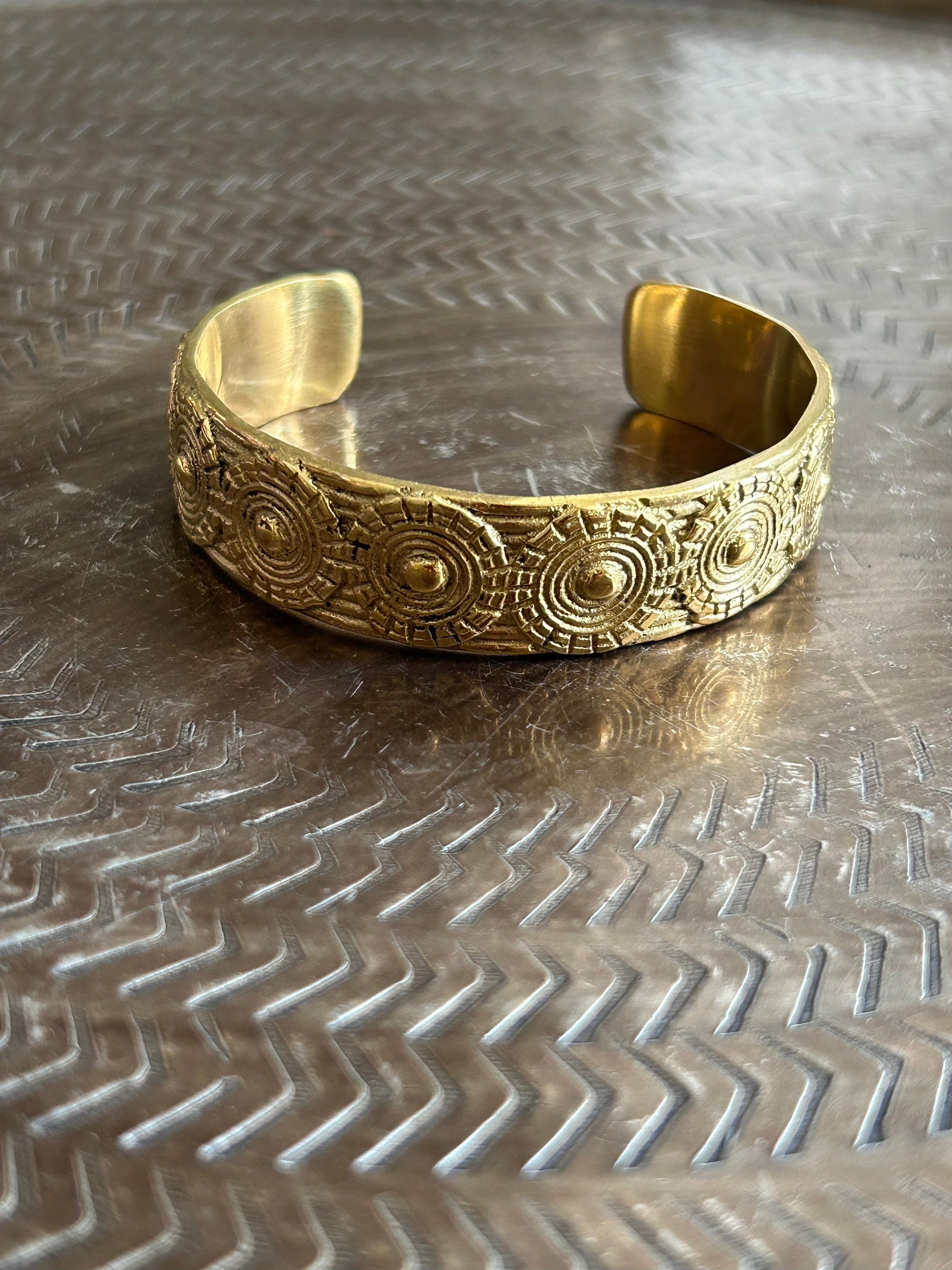 Medium Spiral Cuff