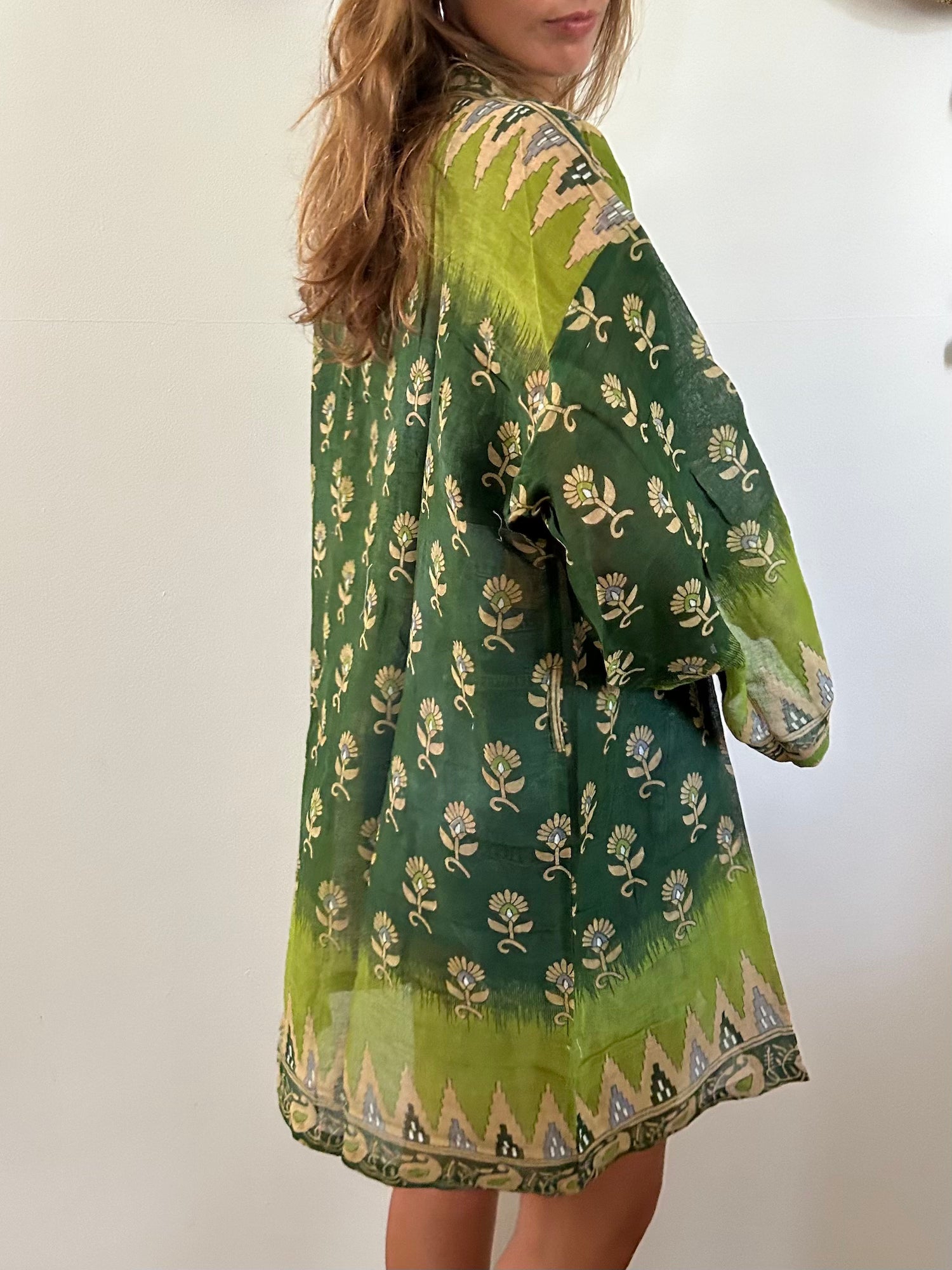 Nilus Kimono
