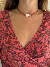 Load image into Gallery viewer, Sigi Pearl Choker - Red
