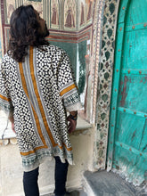 Load image into Gallery viewer, Cotton Print Kimono
